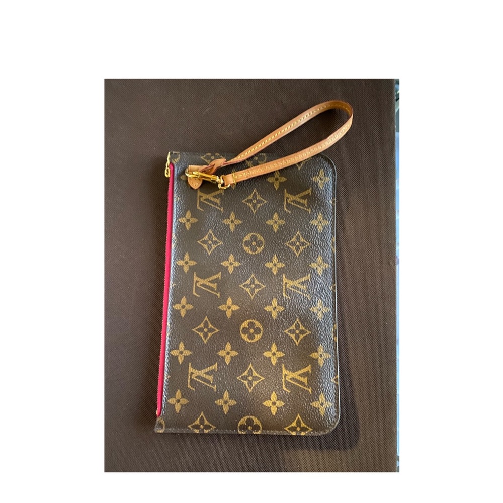 Louie Vuitton Wristlet